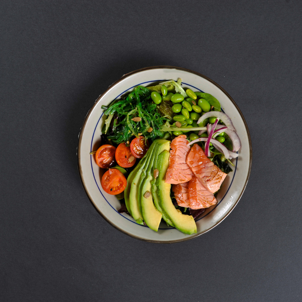 Ensalada de tataki de salmón