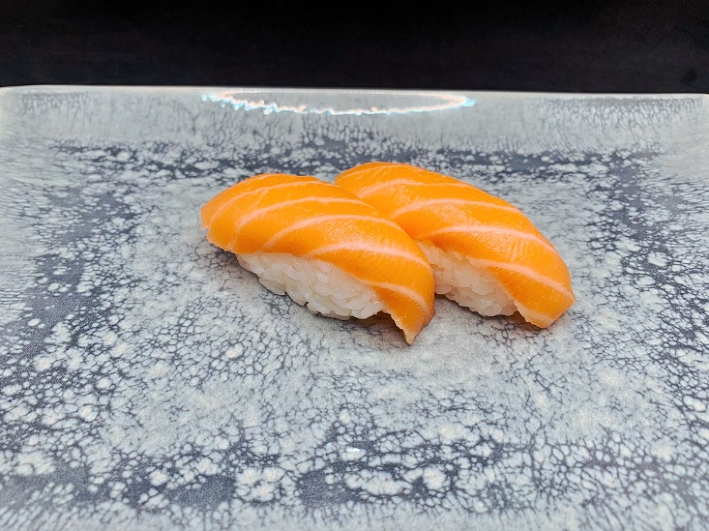 Nigiri de salmón